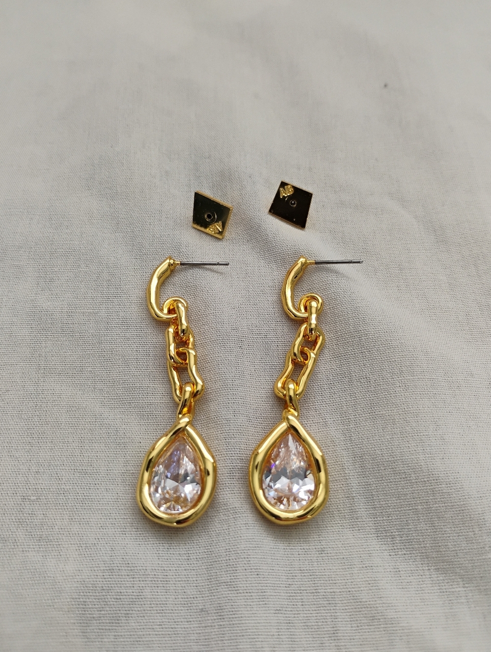 Alexis Bittar Asterales Gold Link Pear Drop Earring - Picture 5 of 6